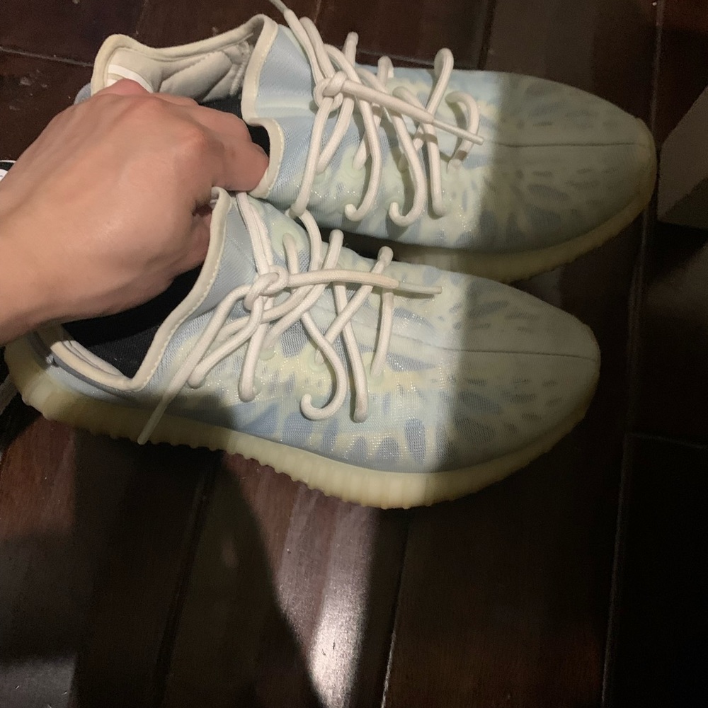 Adidas Yeezy boost 350 v2 ice blue